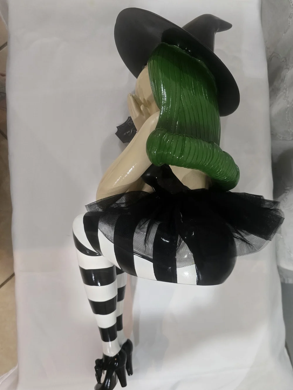 NEW!! Bella Luxx Green-Haired Witch Figurine with Black Cat - Black & White
